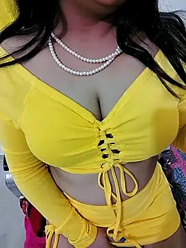 Snapshot of SHUBHI880 chatting on 02.14.25 SHUBHI880 online show from 02.14.25