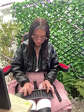 Isabella 21x online show from 01.17.25