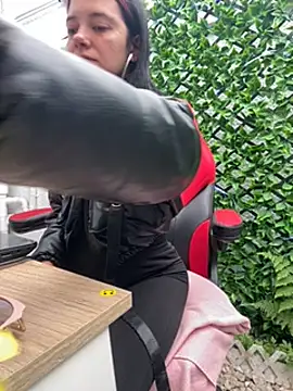 Isabella 21x online show from 01.20.25