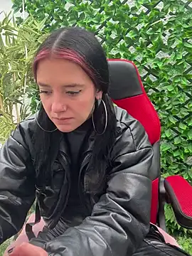 Isabella 21x online show from 01.25.25