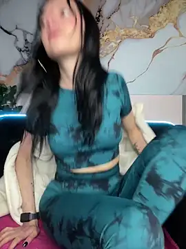 Isabella 21x online show from 10.15.25