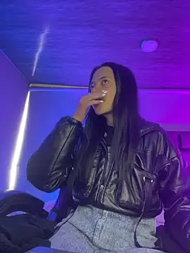 Isabella 21x online show from 04.14.26