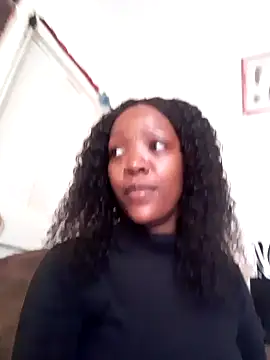 Snapshot of curvysexybody chatting on 12.17.24 curvysexybody online show from 12.17.24