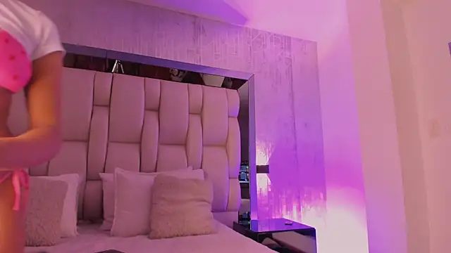  CurlyGirl  online show from 01.07.26