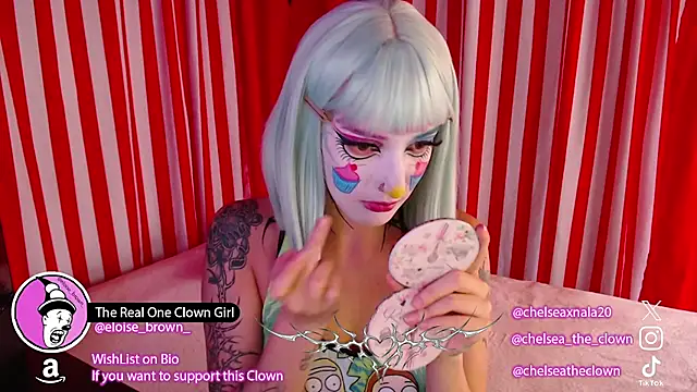 Snapshot of Eloise-brown chatting on 07.16.26 Eloise-brown online show from 07.16.26