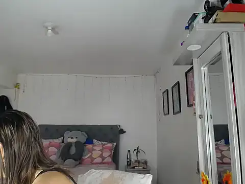 Corina hot online show from 09.24.25