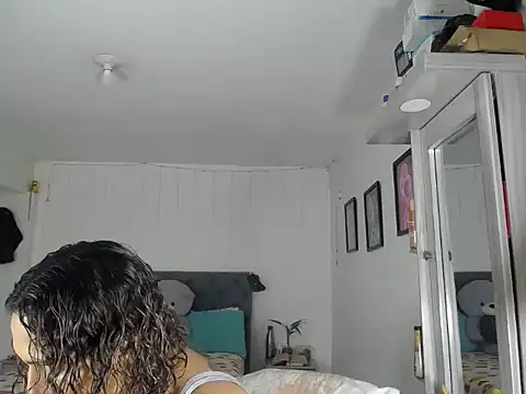 Corina hot online show from 10.14.25