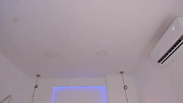 tinymoon- online show from 02.04.25