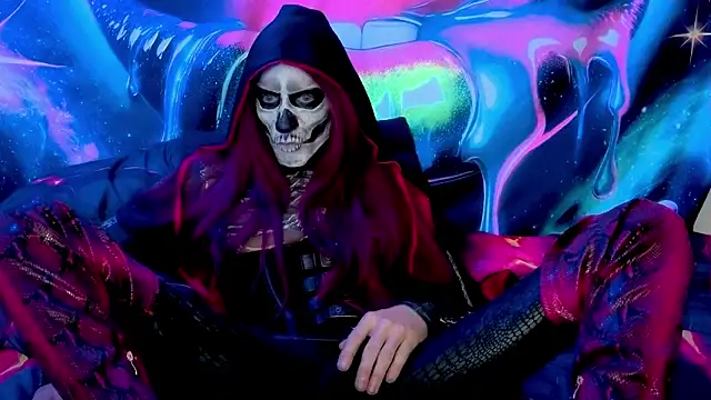 Snapshot of LuvNuk chatting on 11.01.25 LuvNuk online show from 11.01.25