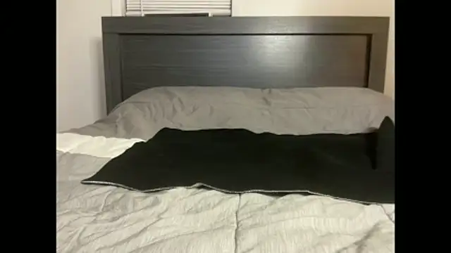 MissAriisback online show from 12.22.25