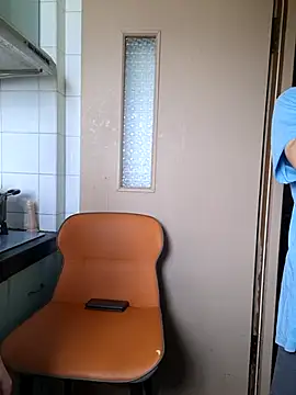 Snapshot of LenaShow chatting on 10.16.25 LenaShow online show from 10.16.25