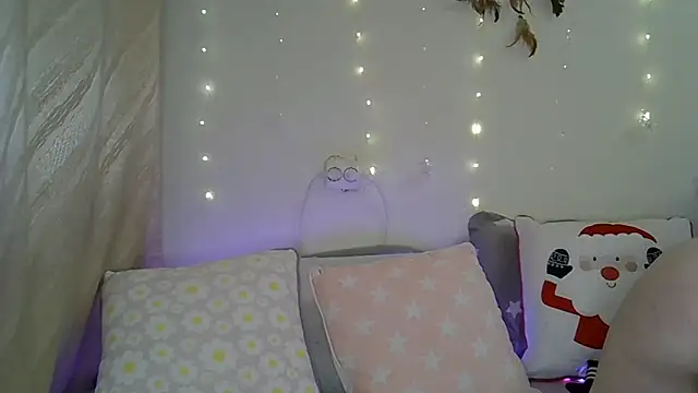 Snapshot of Sellya_Houston chatting on 12.10.24 Sellya Houston online show from 12.10.24