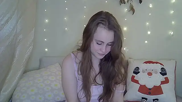 Snapshot of Sellya_Houston chatting on 12.12.24 Sellya Houston online show from 12.12.24