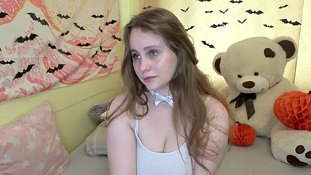 Snapshot of Sellya_Houston chatting on 10.30.25 Sellya Houston online show from 10.30.25