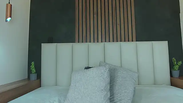 Snapshot of AmyPalmmer chatting on 02.19.25 AmyPalmmer online show from 02.19.25