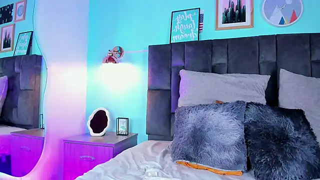 Snapshot of AmyPalmmer chatting on 03.08.25 AmyPalmmer online show from 03.08.25