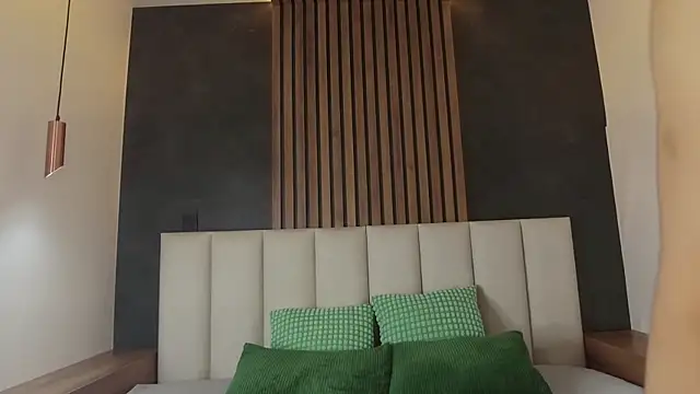 Snapshot of AmyPalmmer chatting on 10.20.25 AmyPalmmer online show from 10.20.25