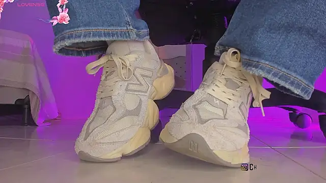 charlotte  grey online show from 03.03.26