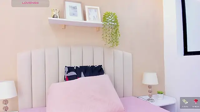 Mia thompson 19 online show from 02.17.26