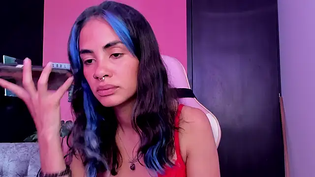 Juanadearco5 online show from 10.22.25