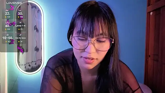 Snapshot of marilin_a chatting on 10.21.25 marilin a online show from 10.21.25