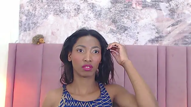 Snapshot of SabrinaDevill chatting on 10.14.25 SabrinaDevill online show from 10.14.25