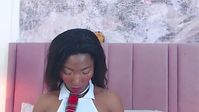 Snapshot of SabrinaDevill chatting on 10.15.25 SabrinaDevill online show from 10.15.25