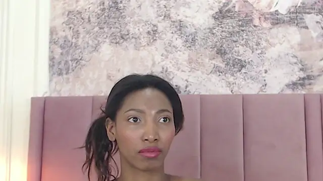 Snapshot of SabrinaDevill chatting on 11.10.25 SabrinaDevill online show from 11.10.25