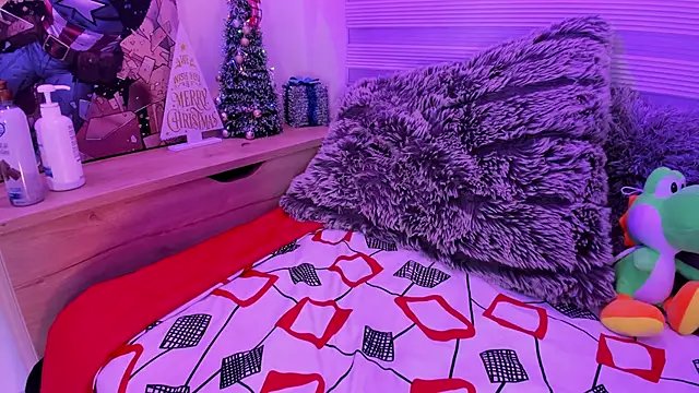 madelyn rose  online show from 12.10.24