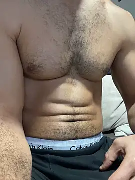 Snapshot of hotisraeli chatting on 10.13.25 hotisraeli online show from 10.13.25