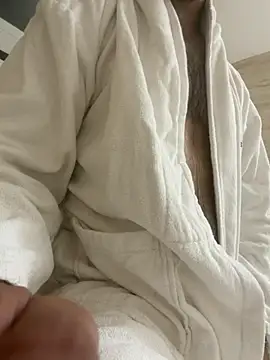 Snapshot of hotisraeli chatting on 11.08.25 hotisraeli online show from 11.08.25