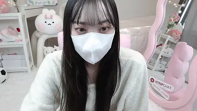 momo room online show from 01.12.25