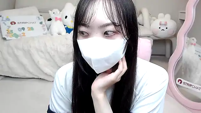 momo room online show from 09.28.25