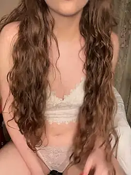 Snapshot of SierraFox_ chatting on 03.05.25 SierraFox online show from 03.05.25