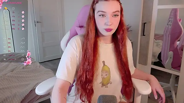 Snapshot of cinnabon_girls chatting on 10.07.25 cinnabon girls online show from 10.07.25