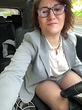 Snapshot of ZhenjaPoledance chatting on 10.04.25 ZhenjaPoledance online show from 10.04.25