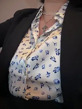 Snapshot of ZhenjaPoledance chatting on 10.22.25 ZhenjaPoledance online show from 10.22.25