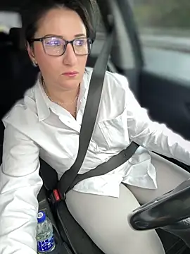 Snapshot of ZhenjaPoledance chatting on 10.26.25 ZhenjaPoledance online show from 10.26.25