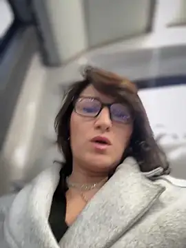 Snapshot of ZhenjaPoledance chatting on 10.27.25 ZhenjaPoledance online show from 10.27.25