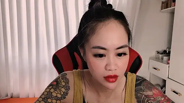 Snapshot of witch-39 chatting on 04.13.26 witch-39 online show from 04.13.26