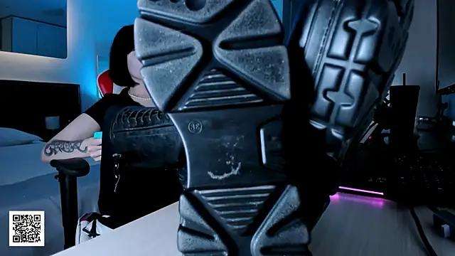 Snapshot of _Goddess_Misha_ chatting on 11.03.25 Goddess Misha online show from 11.03.25