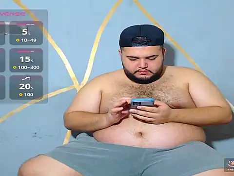 Snapshot of damian_chubby chatting on 09.13.25 damian chubby online show from 09.13.25