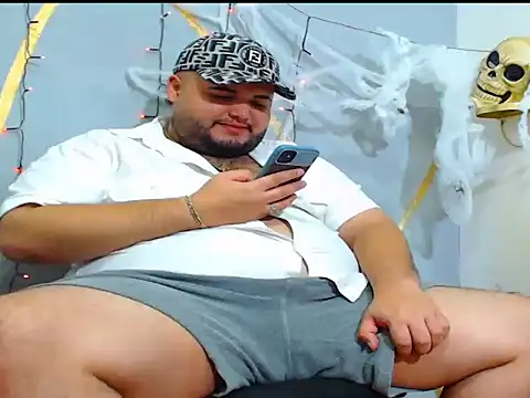 Snapshot of damian_chubby chatting on 10.19.25 damian chubby online show from 10.19.25