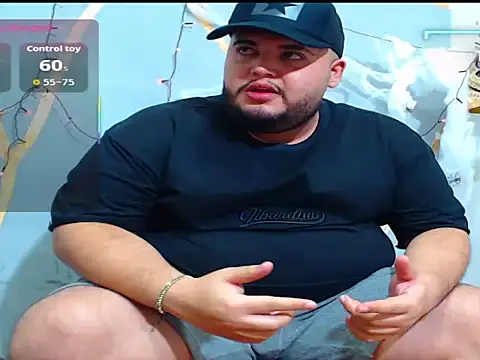 Snapshot of damian_chubby chatting on 10.21.25 damian chubby online show from 10.21.25