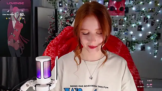 Snapshot of Meow_babe chatting on 12.11.24 Meow babe online show from 12.11.24