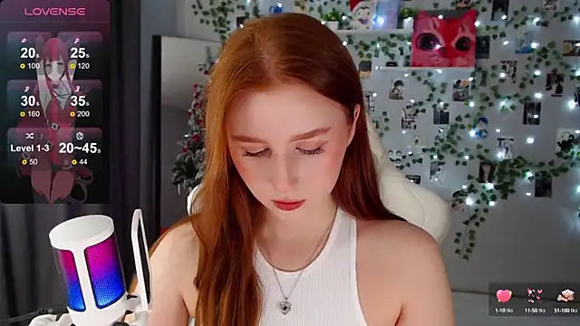 Snapshot of Meow_babe chatting on 12.23.24 Meow babe online show from 12.23.24