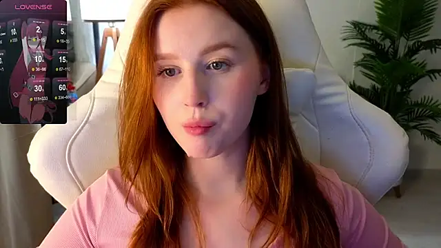 Snapshot of Meow_babe chatting on 02.09.25 Meow babe online show from 02.09.25