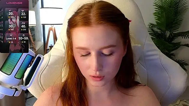 Snapshot of Meow_babe chatting on 02.22.25 Meow babe online show from 02.22.25