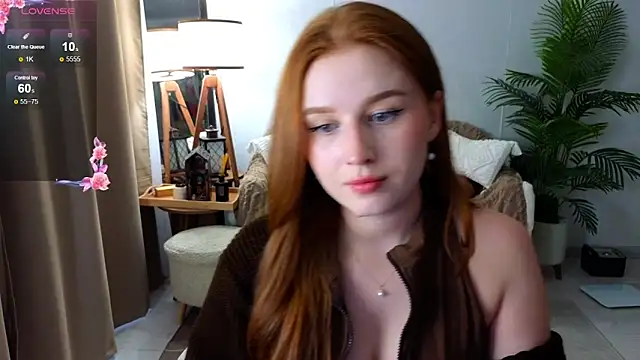 Snapshot of Meow_babe chatting on 09.28.25 Meow babe online show from 09.28.25