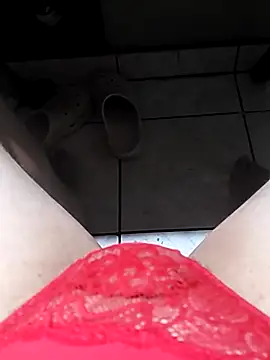 Snapshot of Cris29_84 chatting on 10.14.25 Cris29 84 online show from 10.14.25